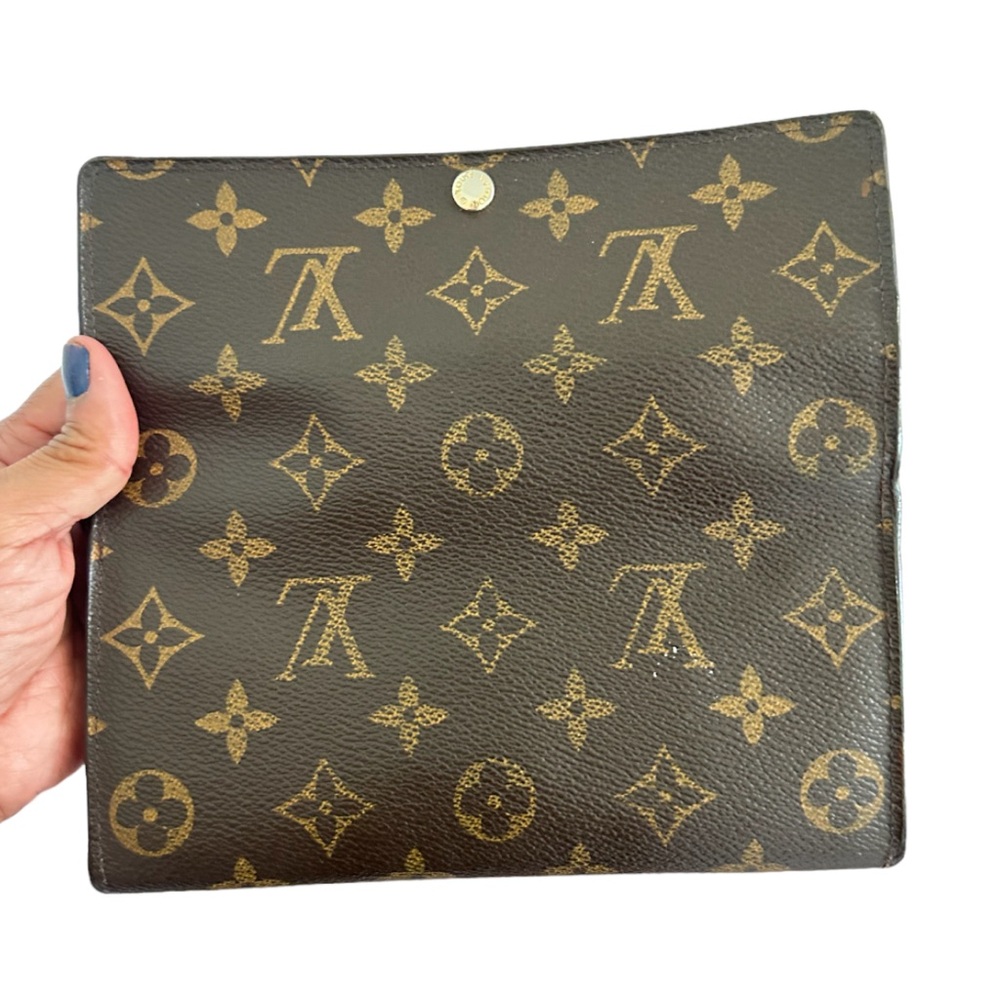 LV 🌹SOLD🌹 M - Picture 8 of 17